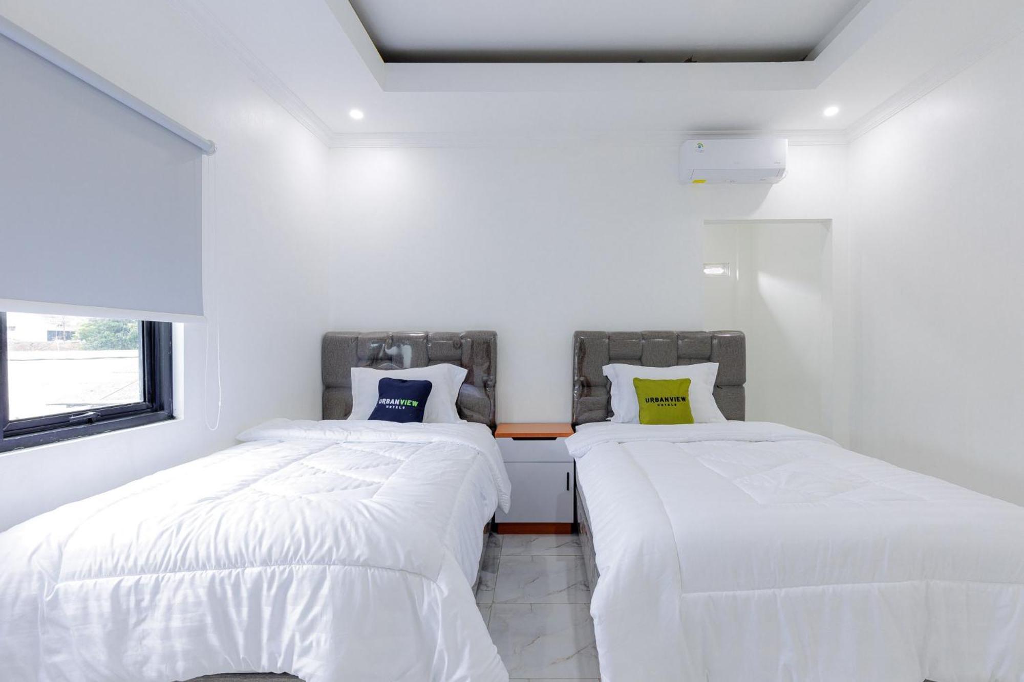 Urbanview Hotel Amira Syariah Bogor Pamoyanan Exterior foto